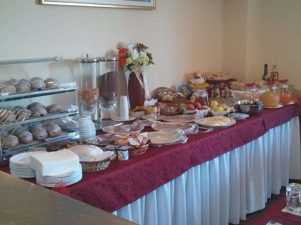 Hotel Paradiso Falerna Restoran fotoğraf